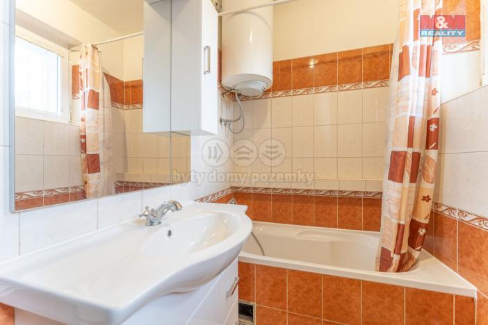 Prodej bytu 3+kk, Praha - Dubeč, náměstí U lípy svobody, 71 m2