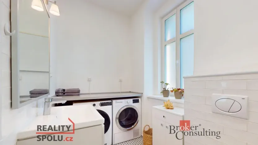 Prodej bytu 2+kk, Karlovy Vary - Stará Role, Svobodova, 62 m2