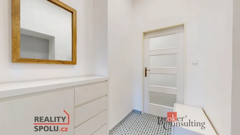 Prodej bytu 2+kk, Karlovy Vary - Stará Role, Svobodova, 62 m2