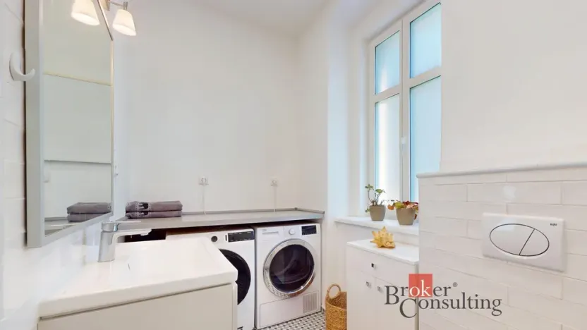 Prodej bytu 2+kk, Karlovy Vary - Stará Role, Svobodova, 62 m2