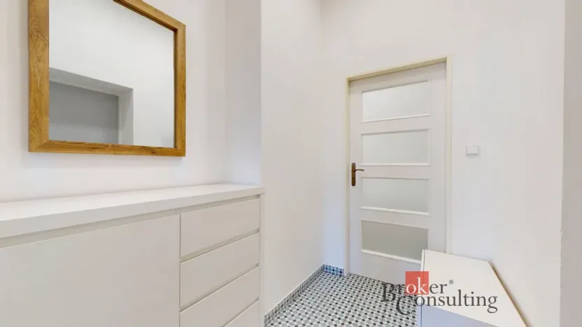 Prodej bytu 2+kk, Karlovy Vary - Stará Role, Svobodova, 62 m2
