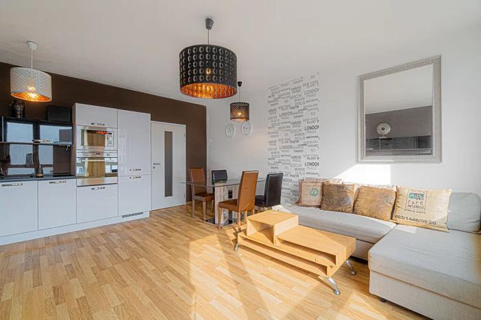 Pronájem bytu 2+kk, Ostrava, Jantarová, 60 m2