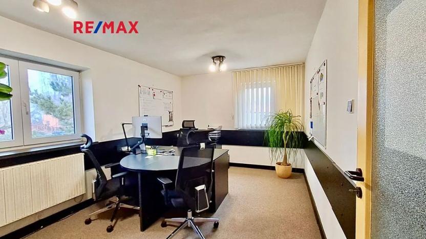 Pronájem obchodního prostoru, Praha - Březiněves, Na hlavní, 821 m2