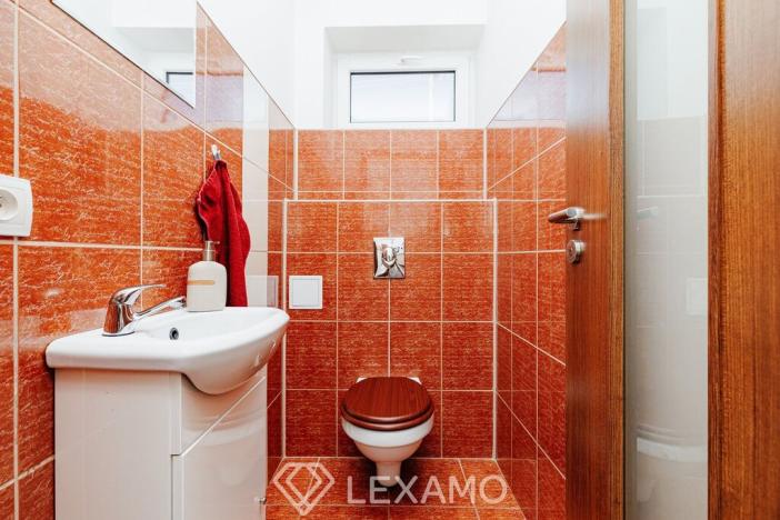 Prodej rodinného domu, Hevlín, 160 m2