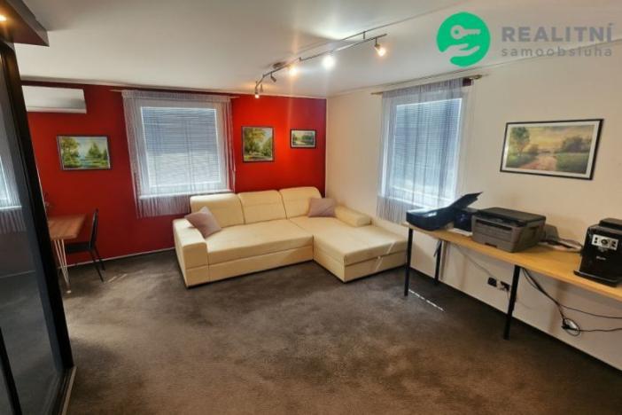Prodej bytu 1+kk, Karlovy Vary - Stará Role, Okružní, 41 m2
