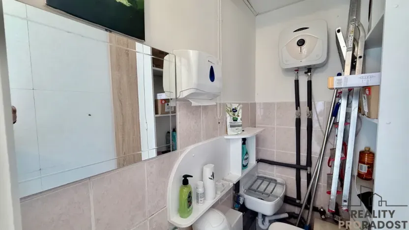 Pronájem obchodního prostoru, Praha - Žižkov, Husitská, 10 m2