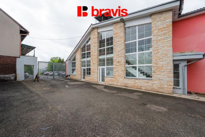 Pronájem kanceláře, Hradčany, Tišnovská, 1016 m2