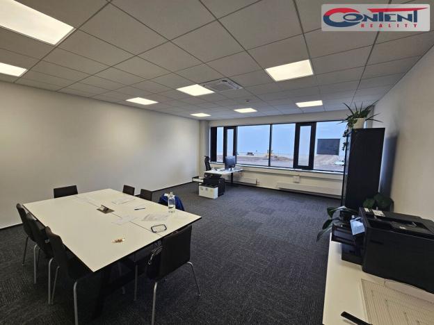 Pronájem výrobních prostor, Hrušky, Polní, 12208 m2