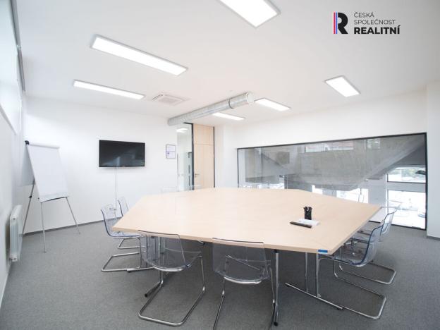 Pronájem kanceláře, Zlín - Prštné, třída Tomáše Bati, 33 m2