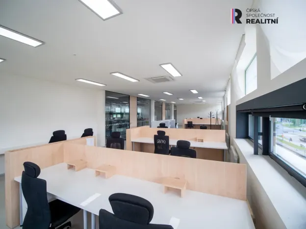 Pronájem kanceláře, Zlín - Prštné, třída Tomáše Bati, 33 m2