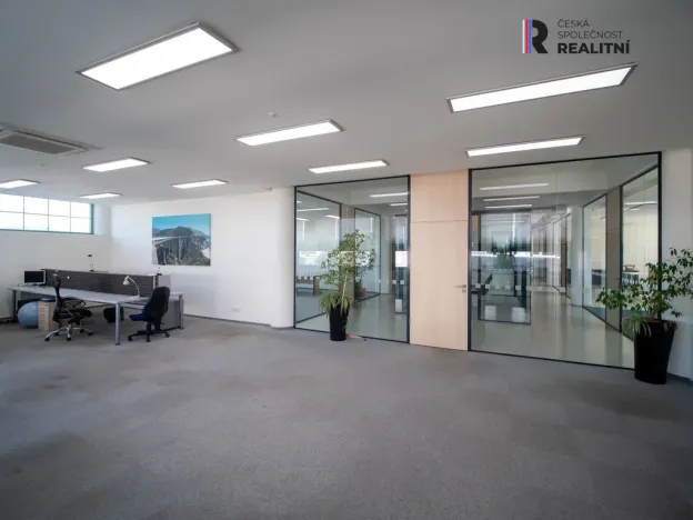Pronájem kanceláře, Zlín - Prštné, třída Tomáše Bati, 33 m2