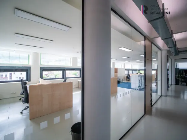 Pronájem kanceláře, Zlín - Prštné, třída Tomáše Bati, 33 m2