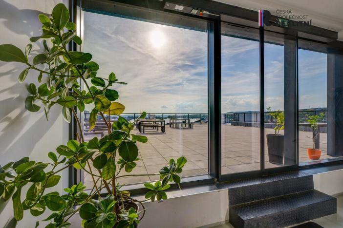 Pronájem kanceláře, Zlín - Prštné, třída Tomáše Bati, 35 m2