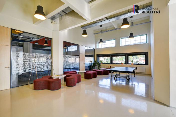 Pronájem kanceláře, Zlín - Prštné, třída Tomáše Bati, 35 m2
