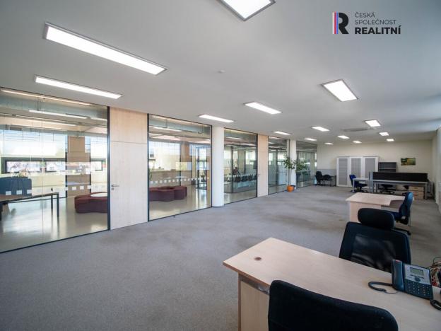 Pronájem kanceláře, Zlín - Prštné, třída Tomáše Bati, 35 m2