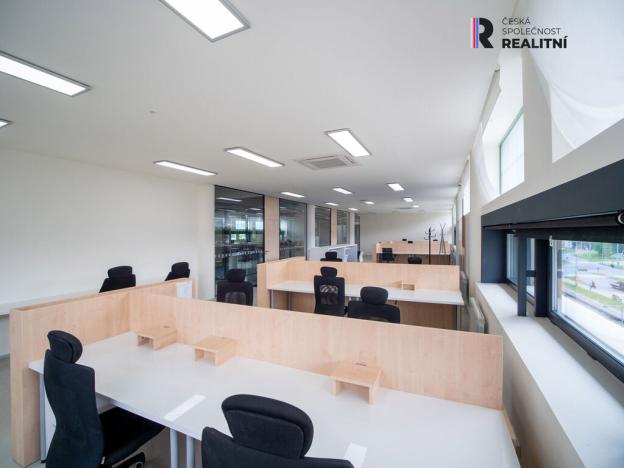 Pronájem kanceláře, Zlín - Prštné, třída Tomáše Bati, 35 m2