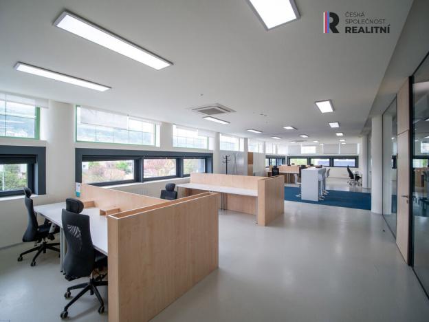 Pronájem kanceláře, Zlín - Prštné, třída Tomáše Bati, 35 m2