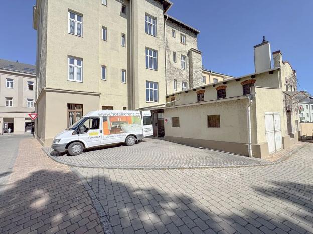 Pronájem garáže, Opava, Na Valech, 18 m2