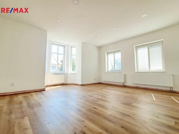 Pronájem bytu 2+kk, Police nad Metují, Masarykovo náměstí, 47 m2