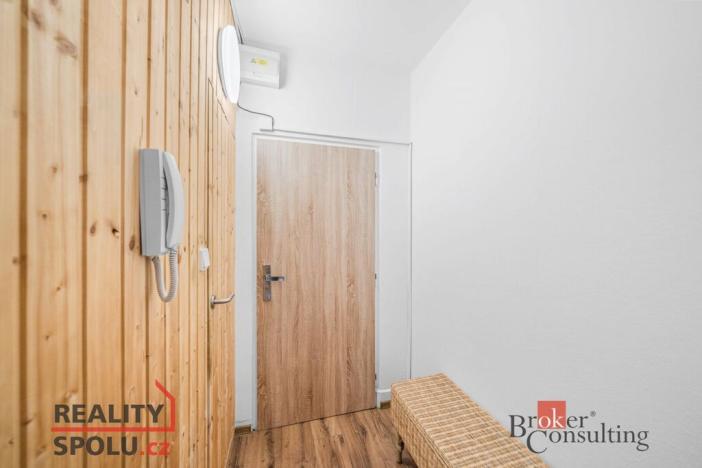 Pronájem bytu 1+kk, Plzeň - Doubravka, Na Dlouhých, 19 m2