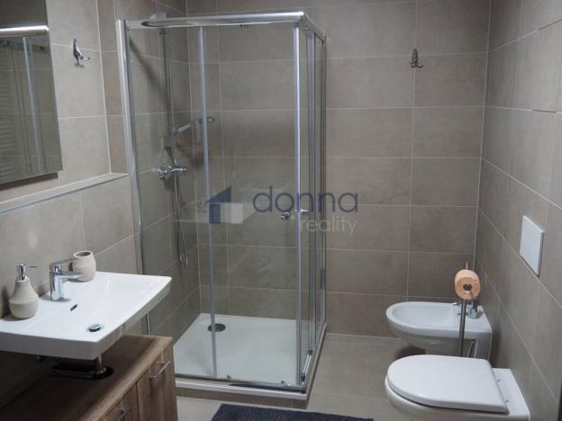 Pronájem bytu 2+kk, Praha, Sokolova, 60 m2