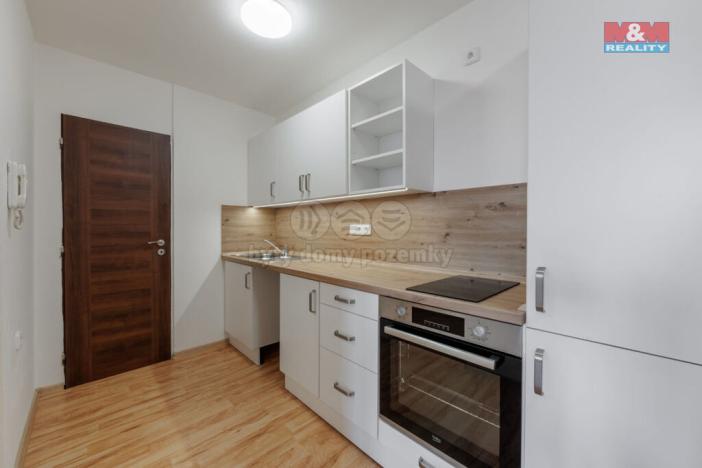 Pronájem bytu 1+1, Cheb, Vrchlického, 35 m2