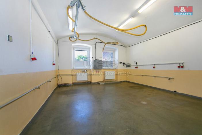 Pronájem výrobních prostor, Přeštice, Veleslavínova, 918 m2