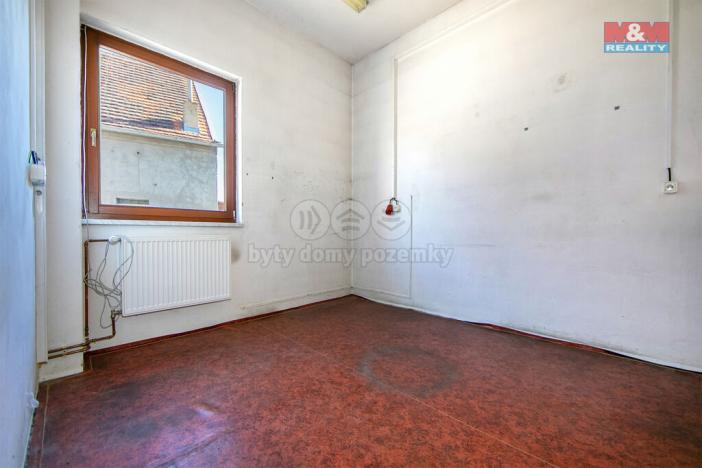 Pronájem výrobních prostor, Přeštice, Veleslavínova, 918 m2