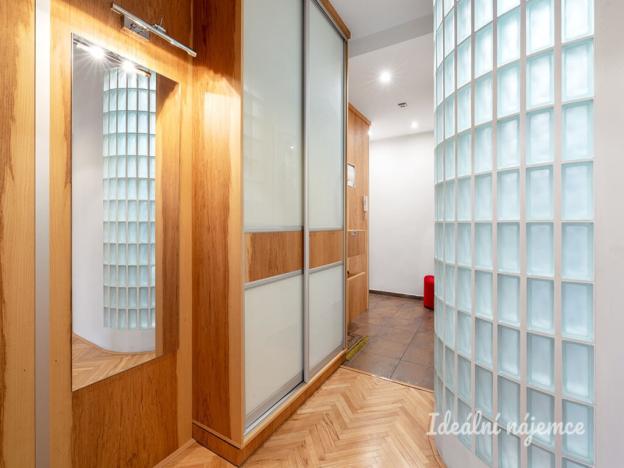 Pronájem bytu 3+1, Praha - Podolí, Na hřebenech II, 82 m2