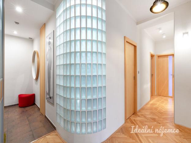 Pronájem bytu 3+1, Praha - Podolí, Na hřebenech II, 82 m2