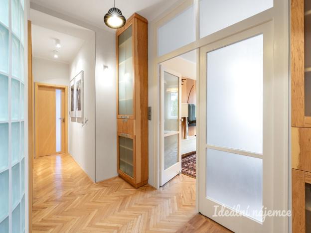 Pronájem bytu 3+1, Praha - Podolí, Na hřebenech II, 82 m2