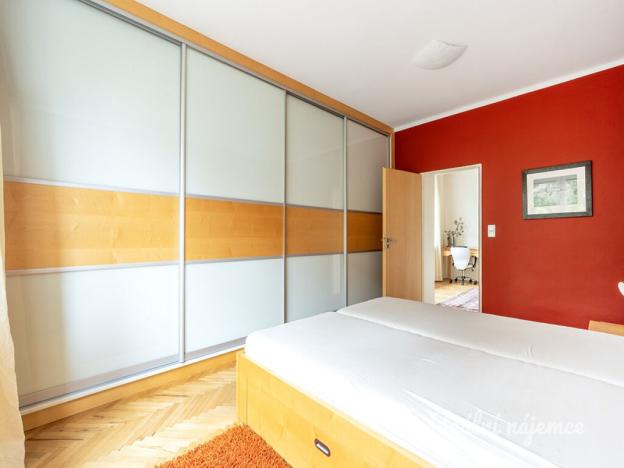 Pronájem bytu 3+1, Praha - Podolí, Na hřebenech II, 82 m2