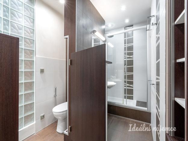 Pronájem bytu 3+1, Praha - Podolí, Na hřebenech II, 82 m2