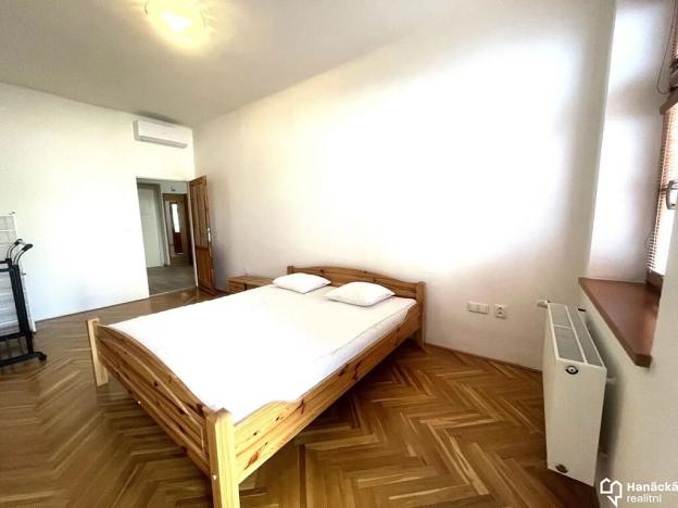 Pronájem bytu 3+1, Olomouc, Dolní náměstí, 94 m2