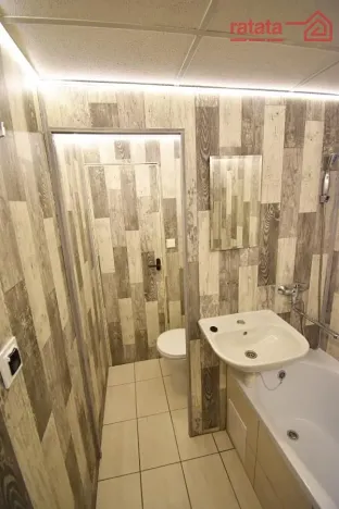 Pronájem bytu 2+1, Chomutov, Dřínovská, 61 m2