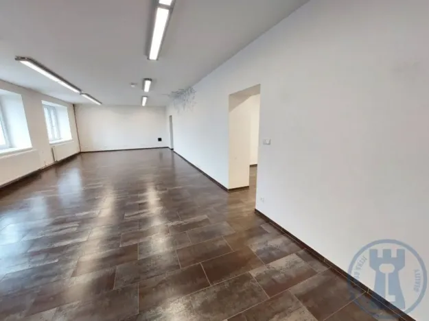 Pronájem obchodního prostoru, Krnov - Pod Bezručovým vrchem, Nádražní, 116 m2
