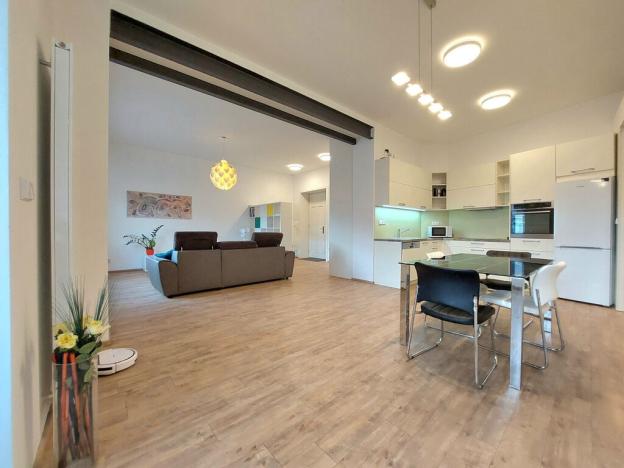 Pronájem bytu 2+kk, Hradec Králové, Škroupova, 71 m2