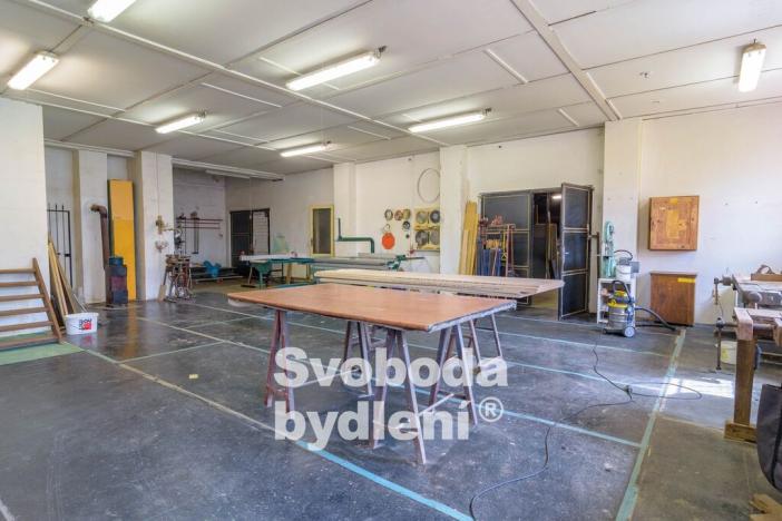 Prodej komerční nemovitosti, Hostomice, Ferrerova, 750 m2