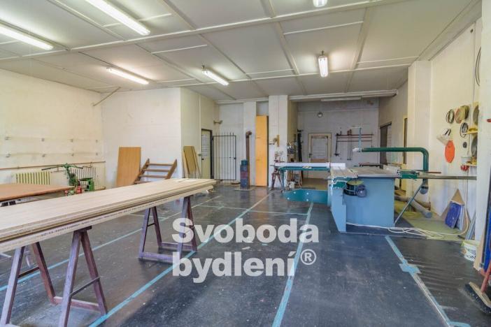 Prodej komerční nemovitosti, Hostomice, Ferrerova, 750 m2