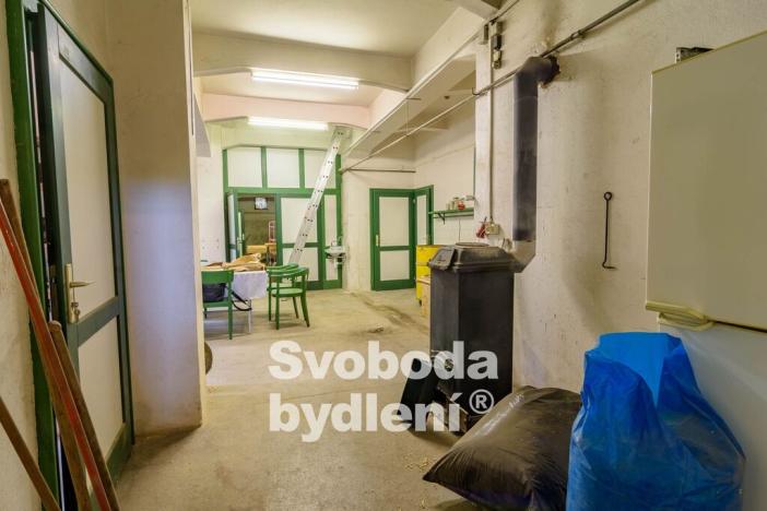 Prodej komerční nemovitosti, Hostomice, Ferrerova, 750 m2