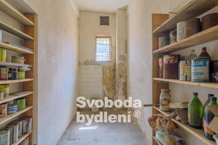 Prodej komerční nemovitosti, Hostomice, Ferrerova, 750 m2