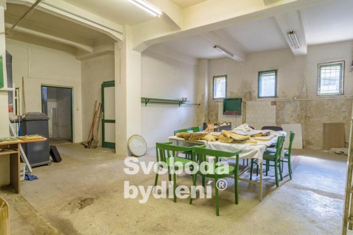 Prodej komerční nemovitosti, Hostomice, Ferrerova, 750 m2