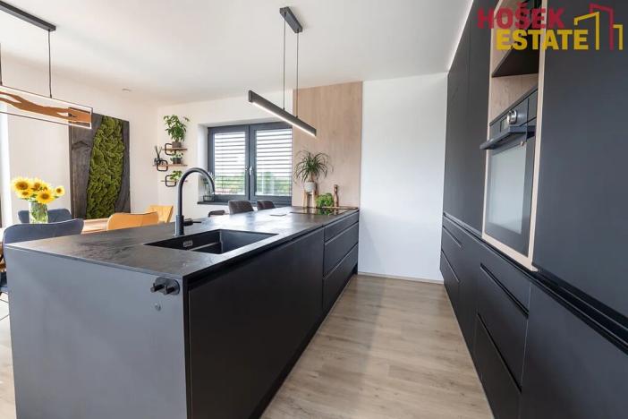 Prodej bytu 4+kk, Holubice, 135 m2