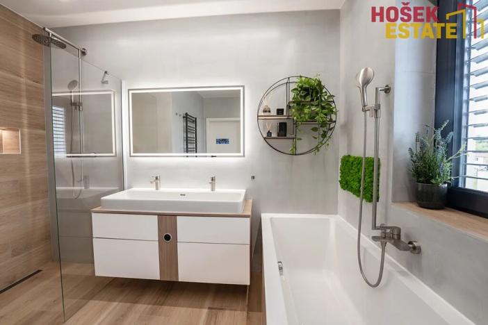 Prodej bytu 4+kk, Holubice, 135 m2