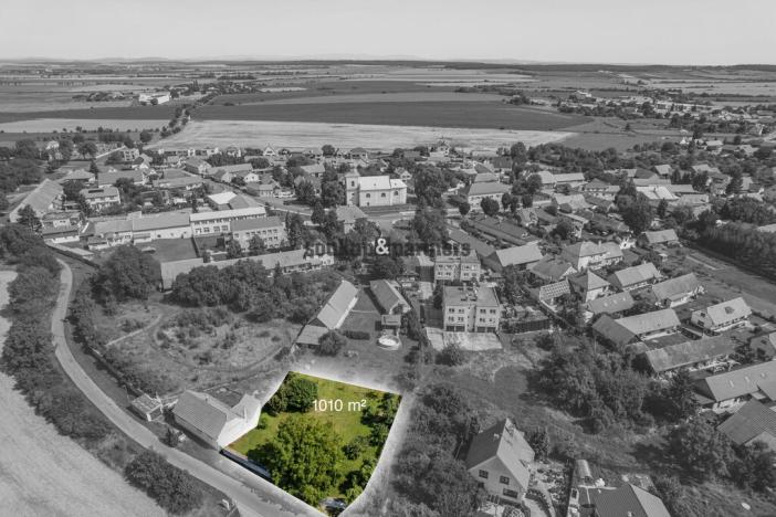 Prodej pozemku pro bydlení, Běrunice, V Koutě, 1010 m2