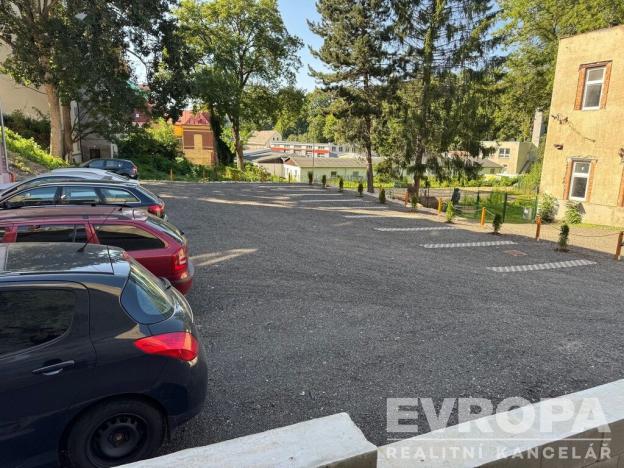 Pronájem garážového stání, Liberec, Chrastavská, 18 m2