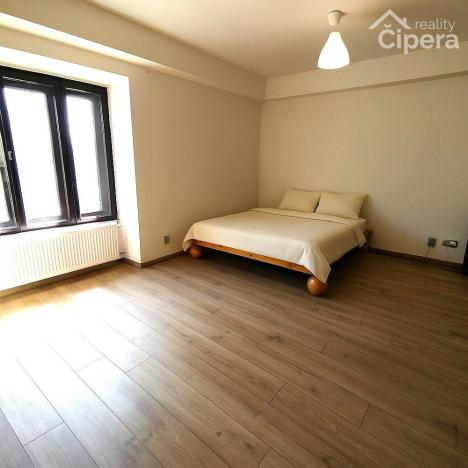 Pronájem bytu 1+1, Praha - Dubeč, náměstí U lípy svobody, 32 m2