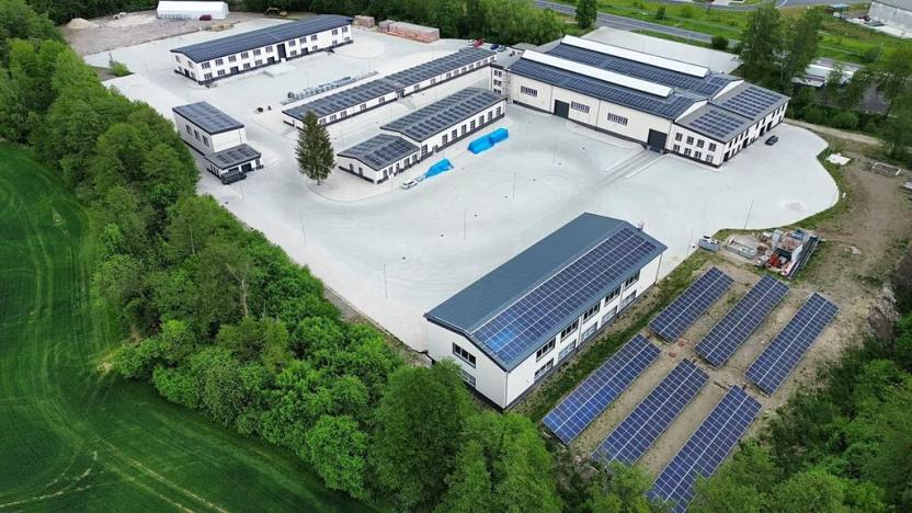 Pronájem skladu, Ostrov, 1550 m2