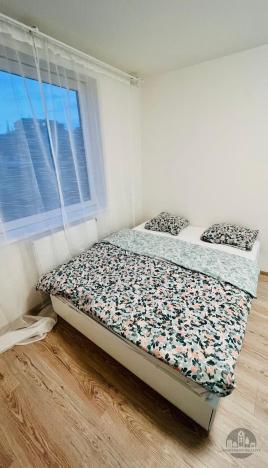 Pronájem bytu 1+kk, Praha - Vršovice, Kubánské náměstí, 20 m2