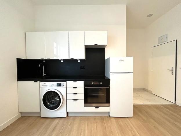 Pronájem bytu 1+kk, Praha - Vysočany, Poděbradská, 26 m2